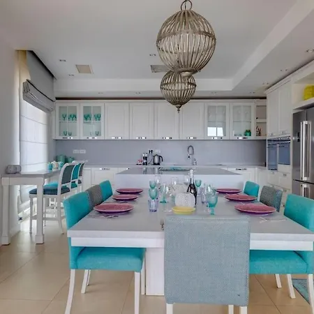 Prime Location Seaview Lux Sliema